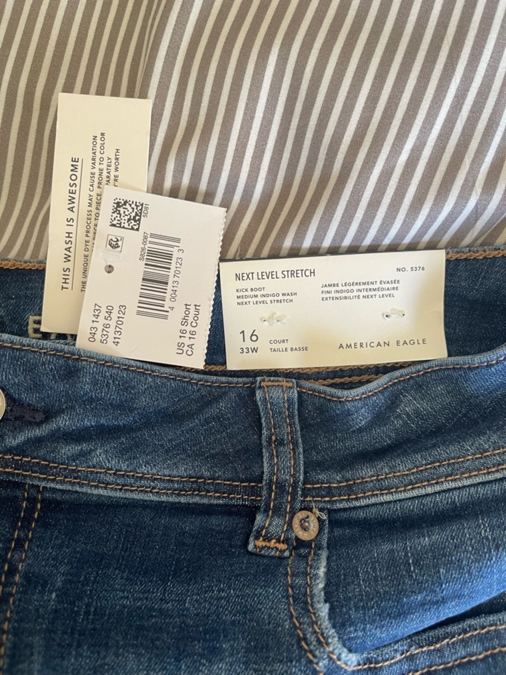American Eagle Kick Bootcut Jeans in Medium Indigo Wash